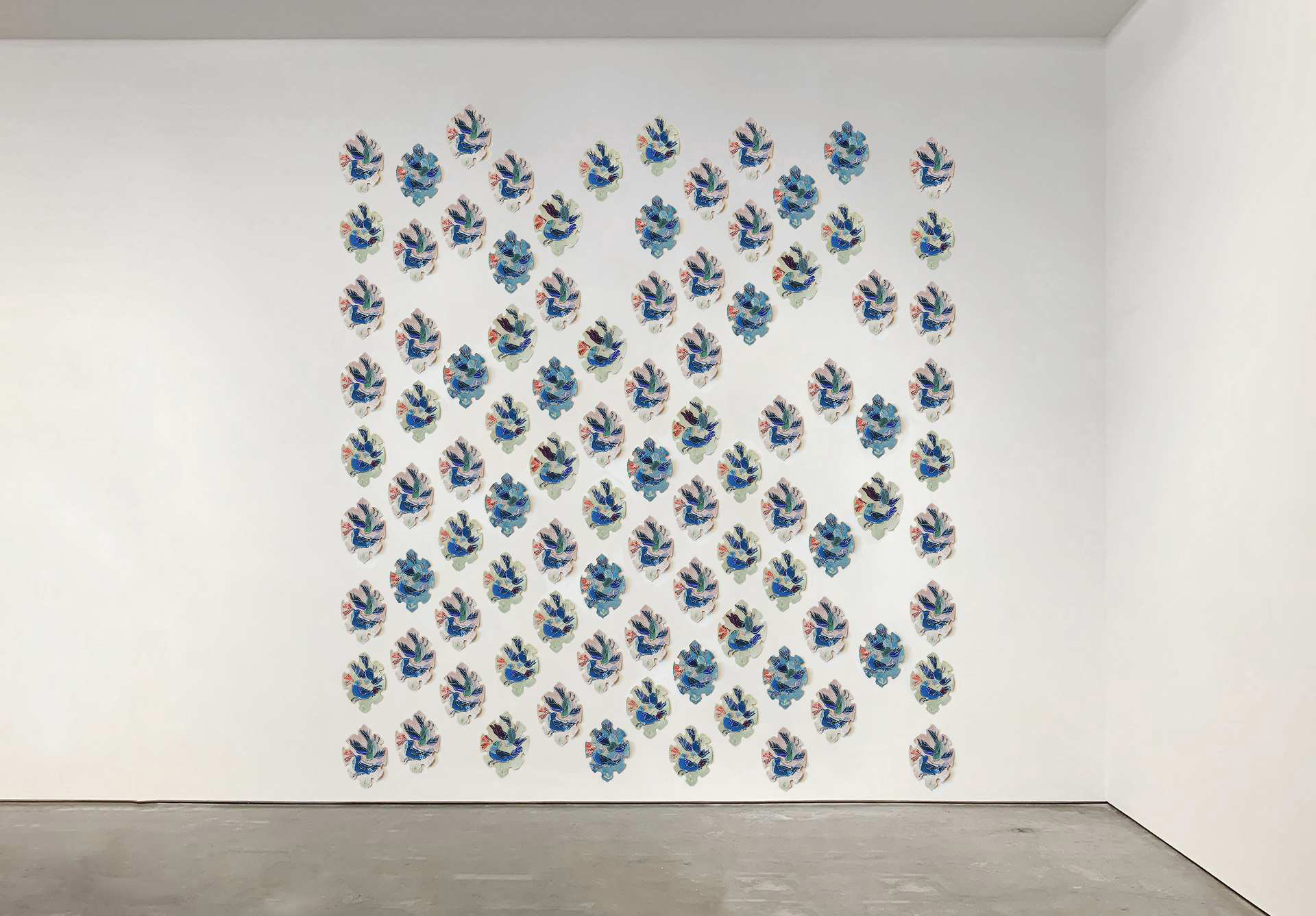Andre Barion, Revoada de Pássaros, 2021, lona, brim e algodão tingidos, dimensões variáveis (aprox. 350 x 300 cm) - Andre Barion 